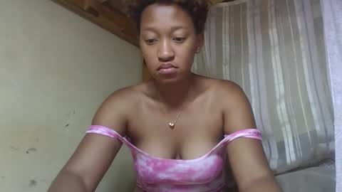 Snapshot of angevannessa chatting on October 11, 2:22 am ange online show from October 11, 2:22 am