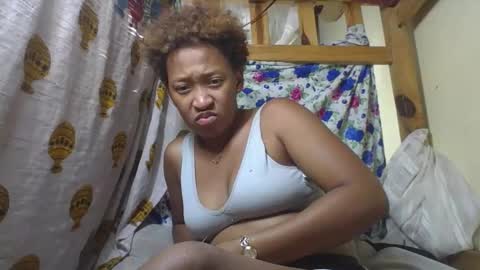 Snapshot of angevannessa chatting on October 24, 10:28 pm ange online show from October 24, 10:28 pm