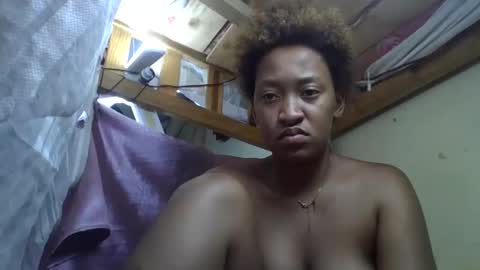 Snapshot of angevannessa chatting on November 13, 5:39 am ange online show from November 13, 5:39 am