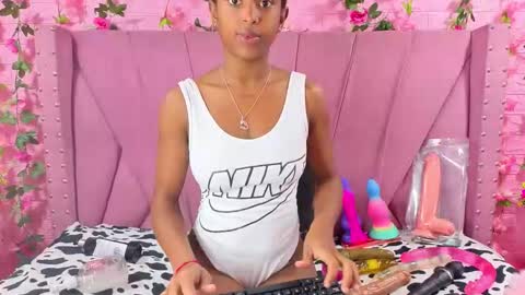 Snapshot of angeyapetite chatting on November 18, 11:36 am Anyega online show from November 18, 11:36 am