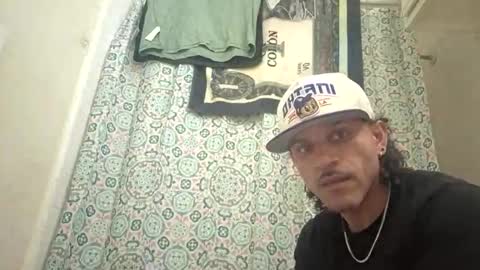 angrychicks83 online show from May 10, 5:56 am