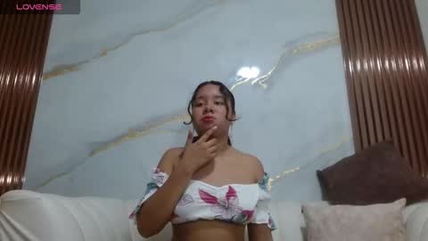 Snapshot of angye_harmony chatting on November 2, 12:29 pm Angie online show from November 2, 12:29 pm