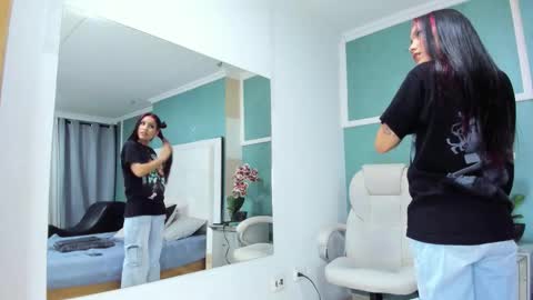 Snapshot of ania_gomez chatting on February 6, 10:35 pm Ania online show from February 6, 10:35 pm