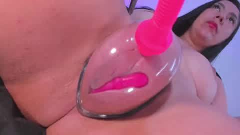 Snapshot of aniiieee_x chatting on November 6, 7:26 pm ANIE Broadcasting from 1300 to 2100 online show from November 6, 7:26 pm