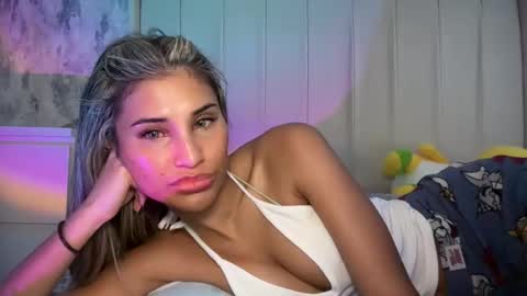 anisha online show from February 10, 10:52 am