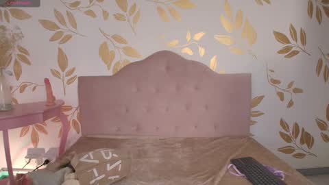 Lauren Anika online show from January 14, 11:53 am