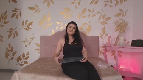 Lauren Anika online show from January 15, 11:43 am