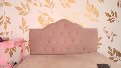 Lauren Anika online show from January 20, 2:46 pm