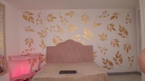 Lauren Anika online show from January 23, 11:58 am