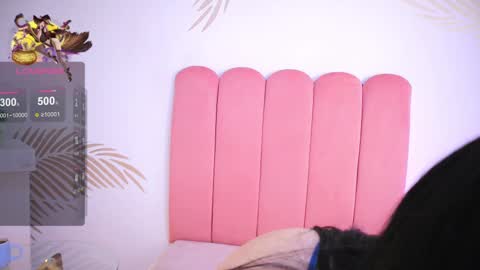 Lauren Anika online show from February 3, 12:03 pm