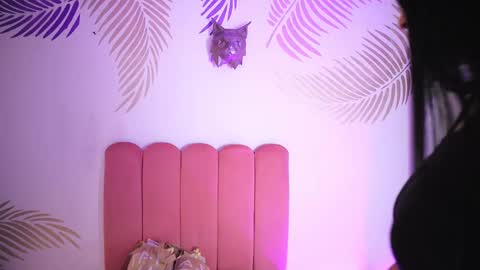 Lauren Anika online show from February 7, 2:29 am