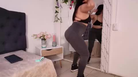 Lauren Anika online show from March 12, 12:15 pm