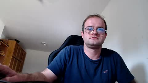 Snapshot of animal_michael chatting on March 1, 10:39 am animal_michael online show from March 1, 10:39 am