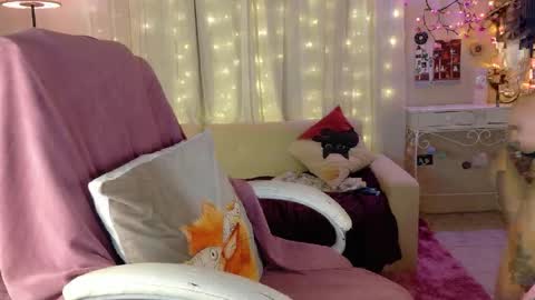 Anisahade online show from April 8, 3:12 pm