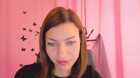 Snapshot of aniskyy chatting on November 4, 6:23 am Anni online show from November 4, 6:23 am