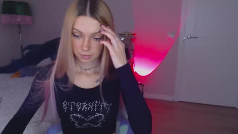 Snapshot of anita_moon_ chatting on October 7, 10:51 pm anita_moon_ online show from October 7, 10:51 pm