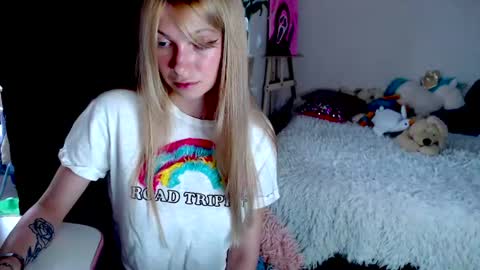 anita_moon_ online show from July 28, 2:13 pm