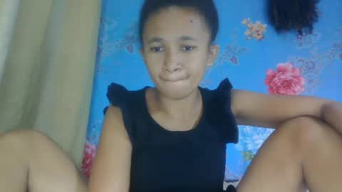 Snapshot of anitaazzh chatting on June 21, 7:44 am anitaazzh online show from June 21, 7:44 am