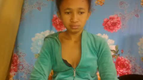 Snapshot of anitaazzh chatting on June 24, 5:28 am anitaazzh online show from June 24, 5:28 am