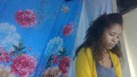 Snapshot of anitaazzh chatting on June 25, 6:29 am anitaazzh online show from June 25, 6:29 am