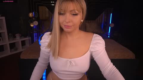 Snapshot of anitalevanta chatting on February 5, 3:20 pm Anita online show from February 5, 3:20 pm