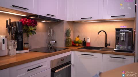 Im Anita thumb up me please its important online show from November 22, 7:02 pm