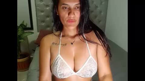 esmeralda online show from March 7, 8:44 pm