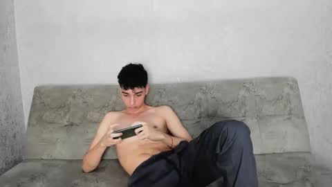 Snapshot of anjel_cute18 chatting on September 29, 2:11 pm anjel_cute18 online show from September 29, 2:11 pm