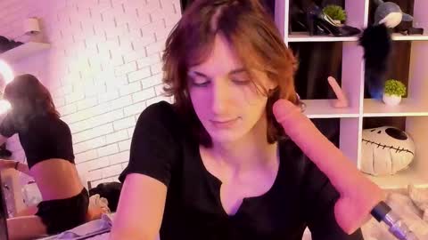 Angel online show from November 19, 6:41 pm