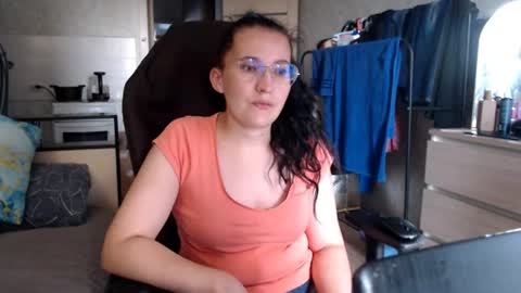 Snapshot of ankey_rayah chatting on July 15, 1:27 pm Nameless online show from July 15, 1:27 pm