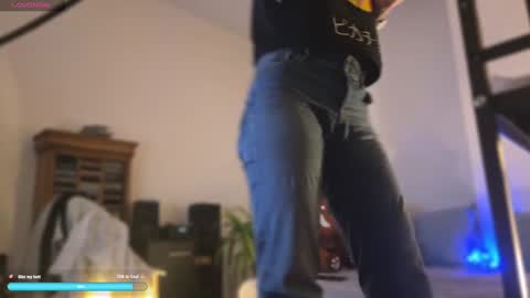 Snapshot of anna_annaa chatting on December 16, 9:09 pm Anna online show from December 16, 9:09 pm