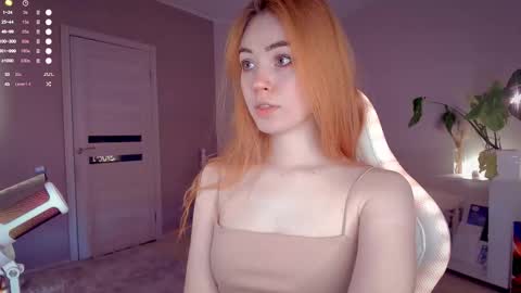 Snapshot of anna_bronson chatting on February 3, 8:19 am Anna online show from February 3, 8:19 am