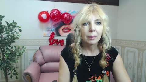 Snapshot of anna_ditrih chatting on February 12, 1:16 pm Anna Ditrih online show from February 12, 1:16 pm