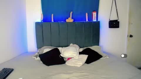 Anailyn figueroa online show from October 30, 2:57 am