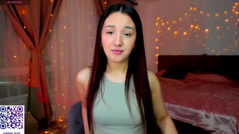Snapshot of anna_elfiii chatting on February 17, 6:47 pm anna_elfiii online show from February 17, 6:47 pm