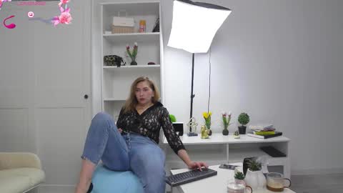 Anna online show from October 19, 4:57 am