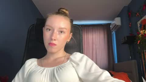 Snapshot of anna_kare chatting on June 15, 3:25 pm Anna online show from June 15, 3:25 pm