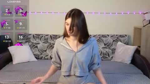 Snapshot of anna_leexh chatting on October 7, 11:40 am Emma online show from October 7, 11:40 am