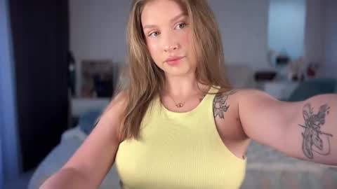 Snapshot of anna_morison chatting on November 8, 11:32 am Annet online show from November 8, 11:32 am