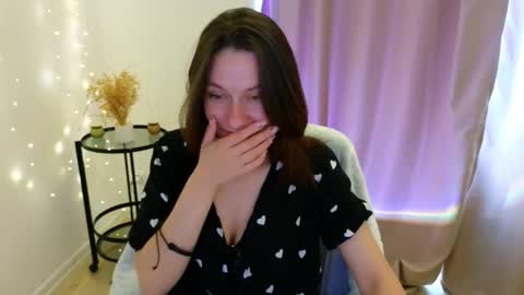 annaabels online show from September 15, 6:46 am