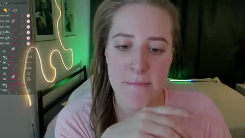 annagrees1 online show from December 20, 2:35 pm