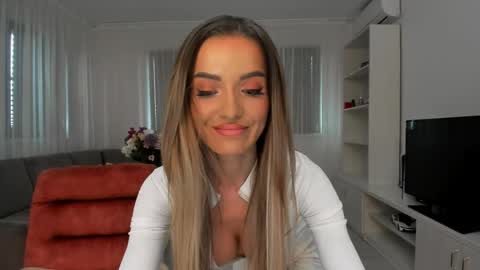 Snapshot of annaise_ chatting on April 30, 7:25 am annaise online show from April 30, 7:25 am