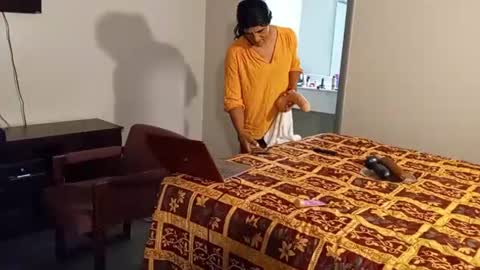 Anna Lee Cross online show from April 17, 6:27 am