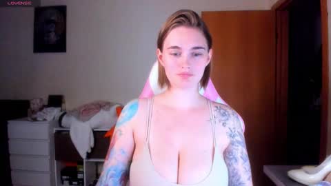 AnnaRoading online show from October 7, 9:01 pm