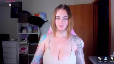 AnnaRoading online show from October 26, 10:36 pm