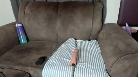 annarose98 online show from January 1, 7:20 am