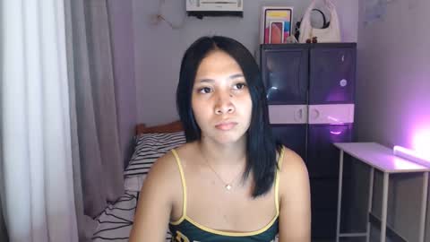 Snapshot of anne_chanelx chatting on May 9, 11:26 am anne_chanelx online show from May 9, 11:26 am