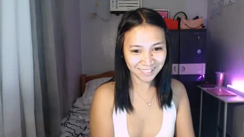 Snapshot of anne_chanelx chatting on May 18, 4:29 am anne_chanelx online show from May 18, 4:29 am
