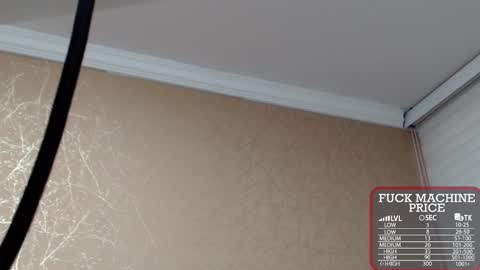 Snapshot of anne_julienne chatting on October 17, 10:34 pm online show from October 17, 10:34 pm