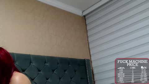 Snapshot of anne_julienne chatting on November 15, 3:04 am online show from November 15, 3:04 am